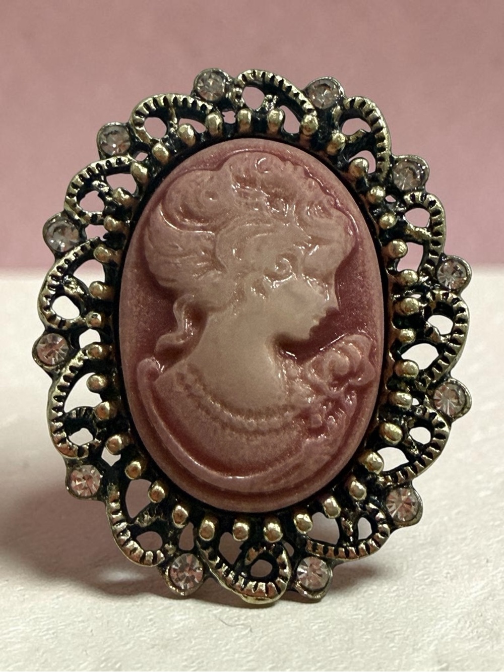 Vintage-Style Pink Cameo Brooch Pendant - Unbranded